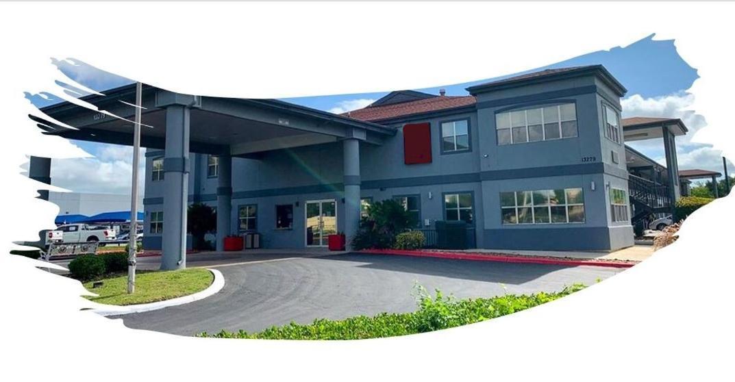 Hotel Fiesta Inn & Suites 2*