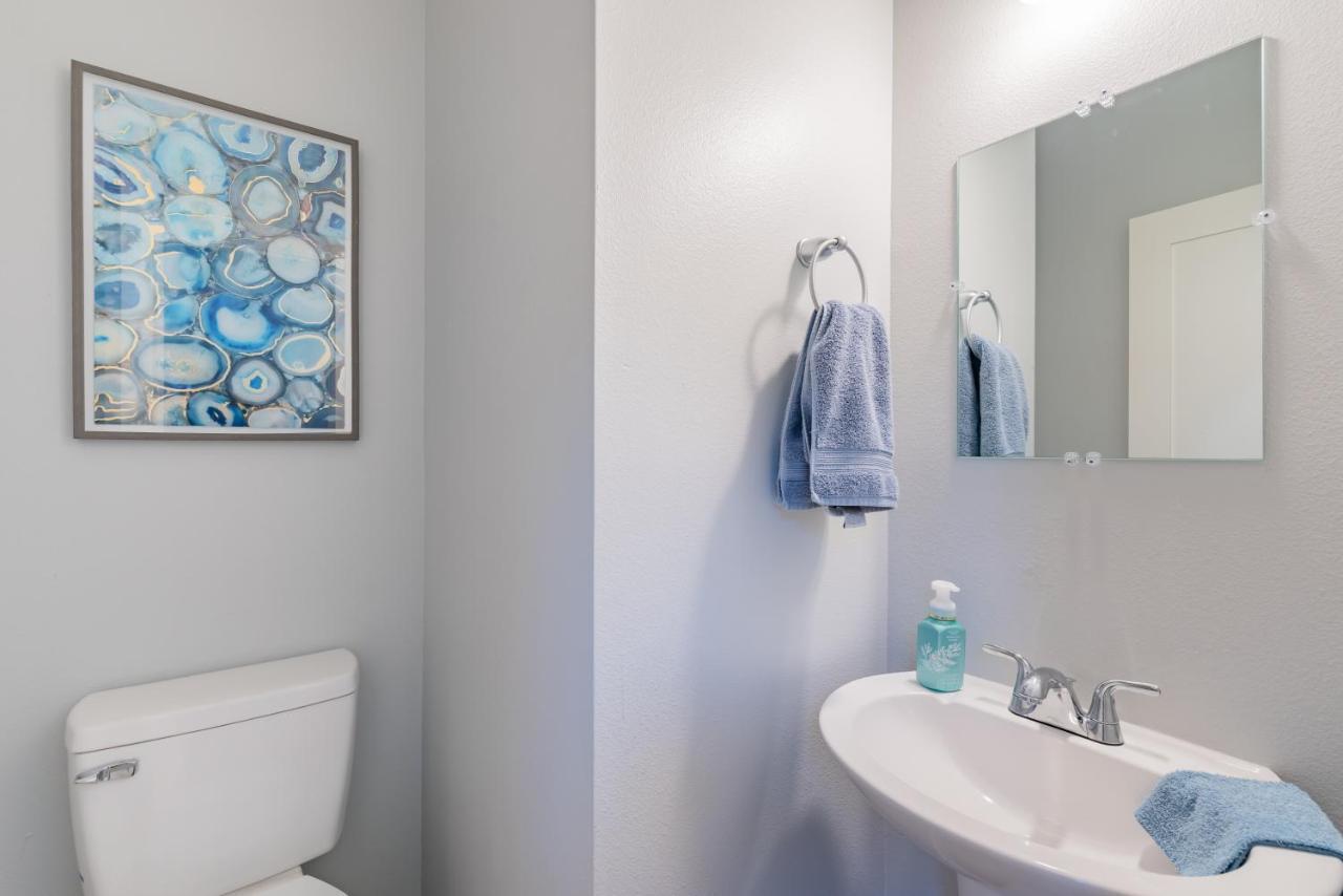 Eastlawn Place Cozy 2 Bdrm Townhome Near Downtown *