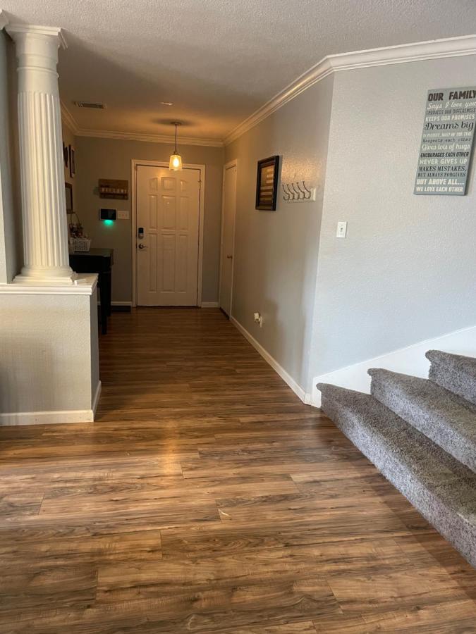 Lovely Spacious Near Randolph, Six Flags, Seaworld, Riverwalk And Lackland