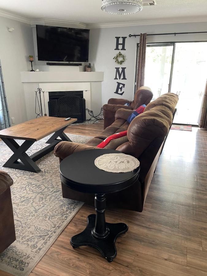 Holiday home Lovely Spacious Near Randolph, Six Flags, Seaworld, Riverwalk And Lackland San Antonio