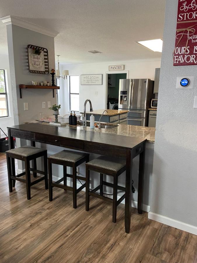 Lovely Spacious Near Randolph, Six Flags, Seaworld, Riverwalk And Lackland San Antonio