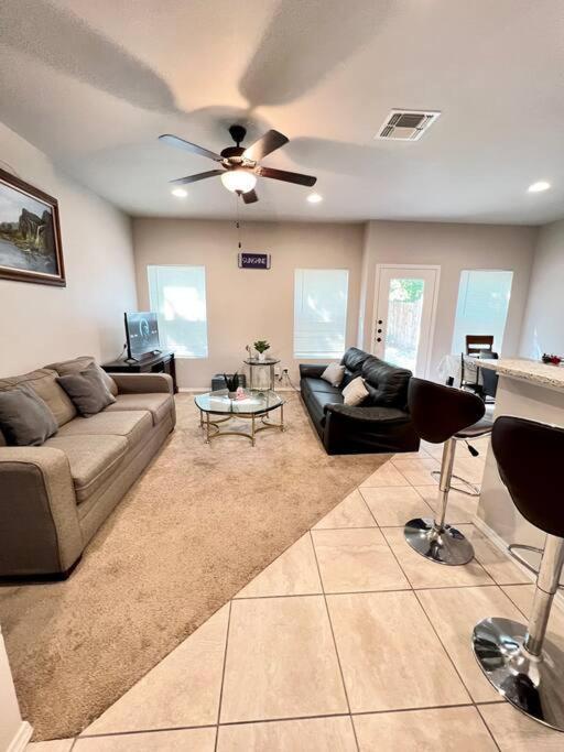 Holiday home Spacious Arcade Retreat: Hot Tub Haven Near Airport *