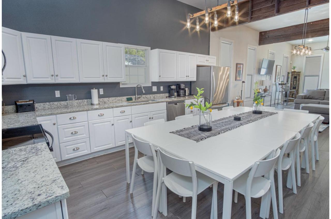 Gorgeous Family-friendly Near Downtown