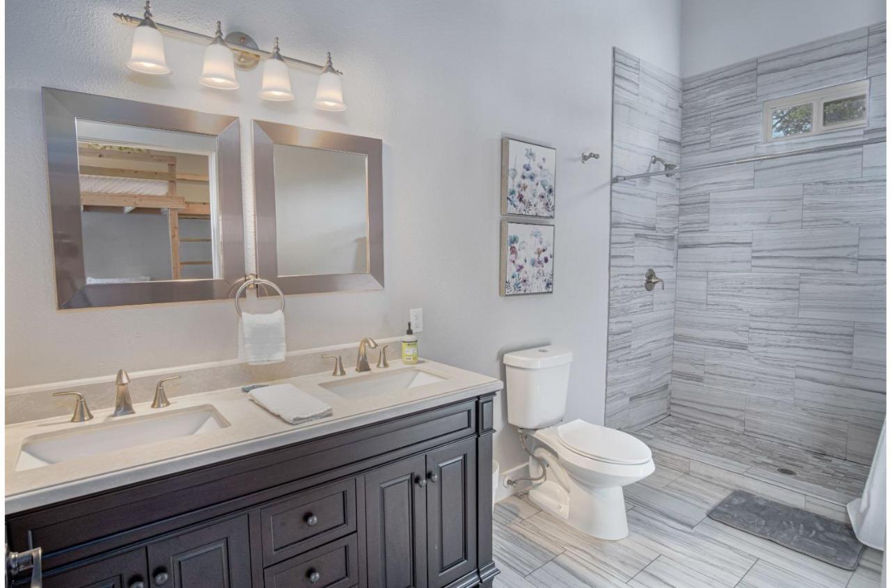 Gorgeous Family-friendly Near Downtown Holiday home *