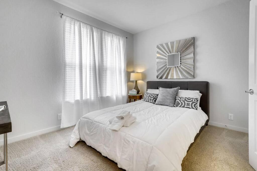 Gorgeous 4 Bed On St Mary's - Minutes To Riverwalk/pearl