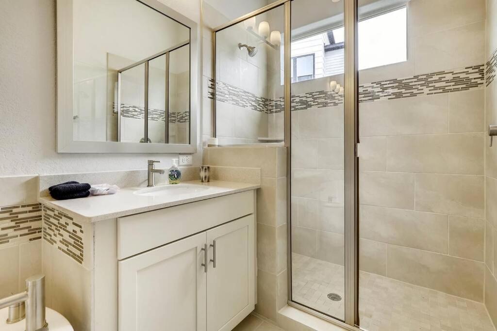 Holiday home Gorgeous 4 Bed On St Mary's - Minutes To Riverwalk/pearl San Antonio