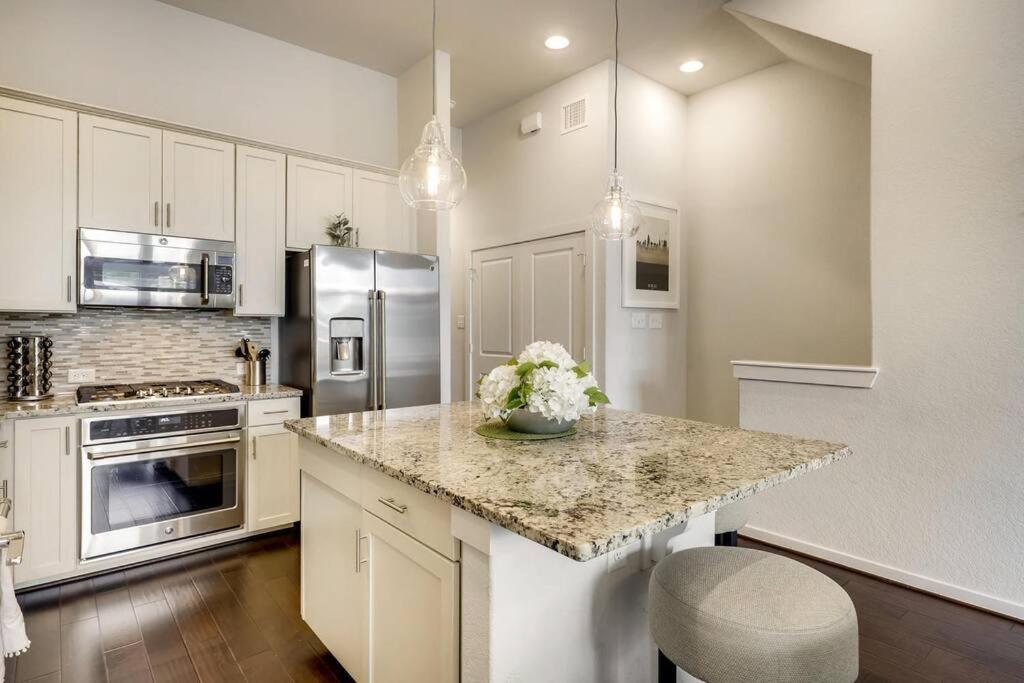 Gorgeous 4 Bed On St Mary's - Minutes To Riverwalk/pearl