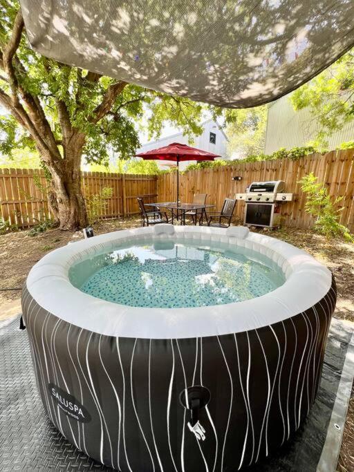 Holiday home Spacious Arcade Retreat: Hot Tub Haven Near Airport San Antonio