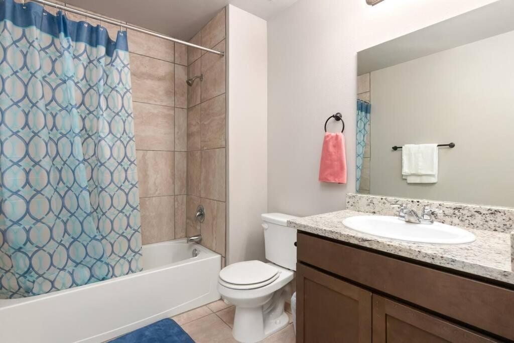 Holiday home Spacious Arcade Retreat: Hot Tub Haven Near Airport