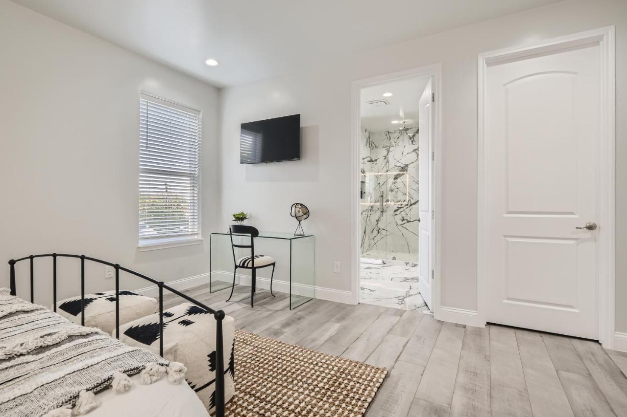 Luxury 5 Bdrm Home! Blocks To Dt/riverwalk/convention Center! San Antonio