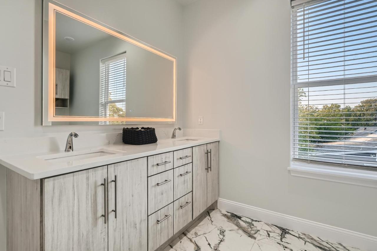 Luxury 5 Bdrm Home! Blocks To Dt/riverwalk/convention Center! San Antonio