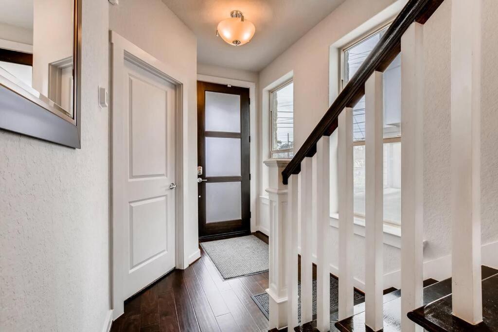 Fam Friendly 5 Bed Blocks To Pearl/riverwalk! *
