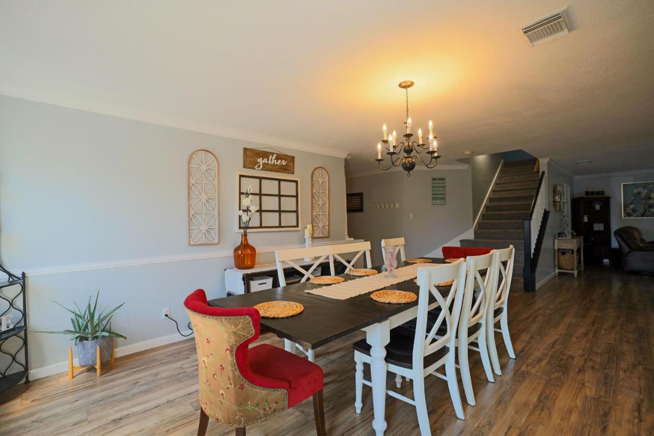 Lovely Spacious Near Randolph, Six Flags, Seaworld, Riverwalk And Lackland Holiday home San Antonio