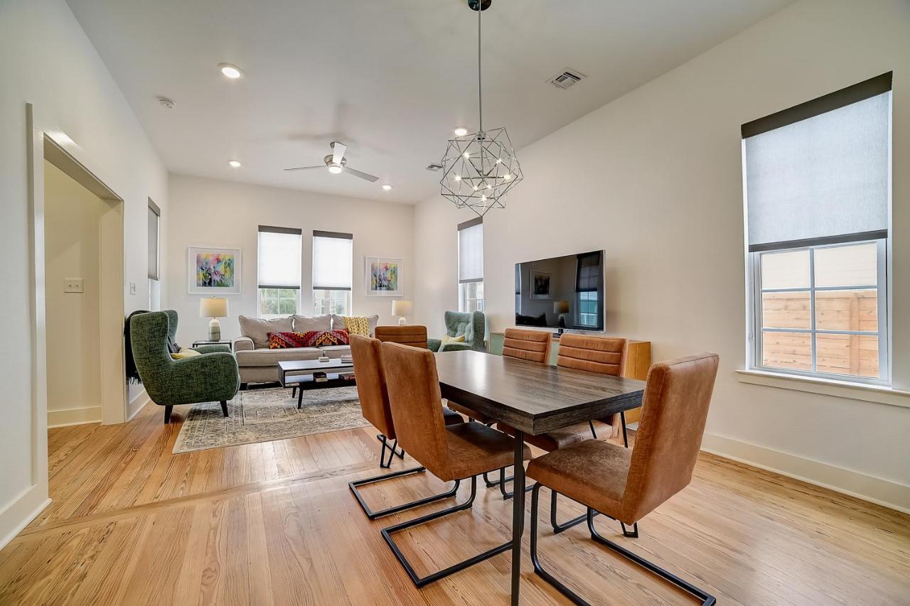 Southtown Chic Holiday home *