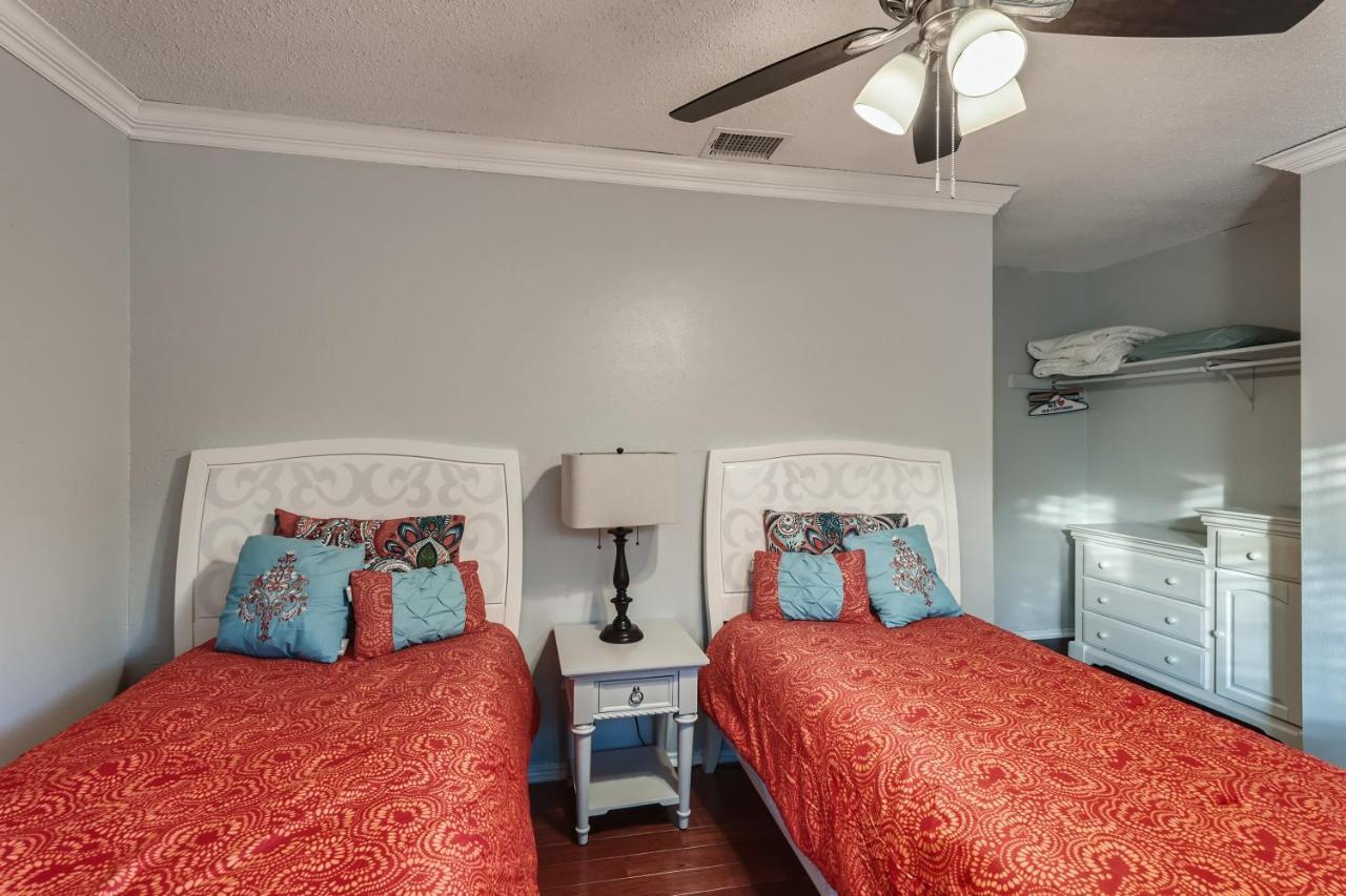 10 Minutes To Sea World, Fiesta Texas, Utsa, La Cantera, The Rim Holiday home San Antonio