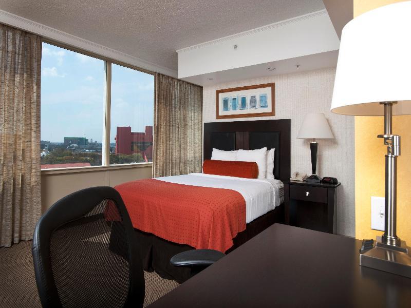 El Tropicano Riverwalk 3*