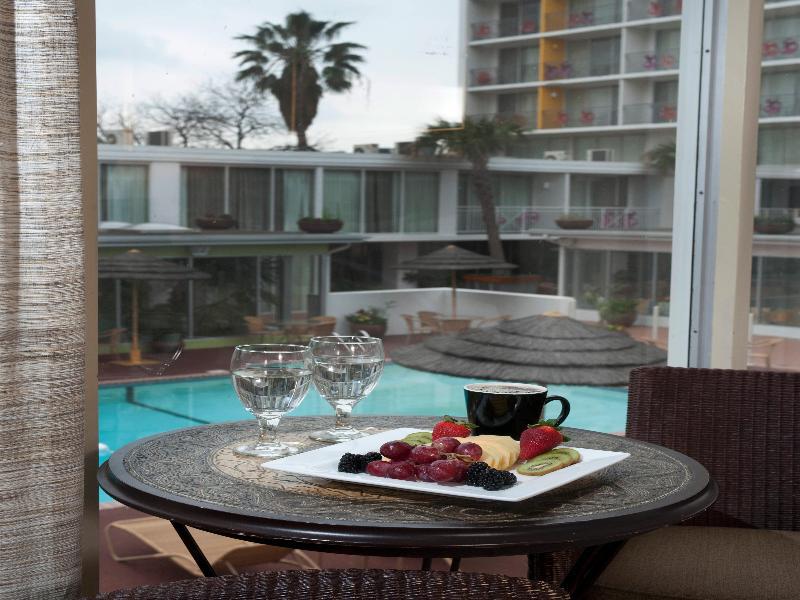 Hotel El Tropicano Riverwalk San Antonio