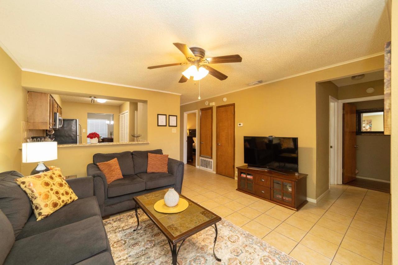 Style & Comfort Townhome Near Tourist Attractions Holiday home San Antonio