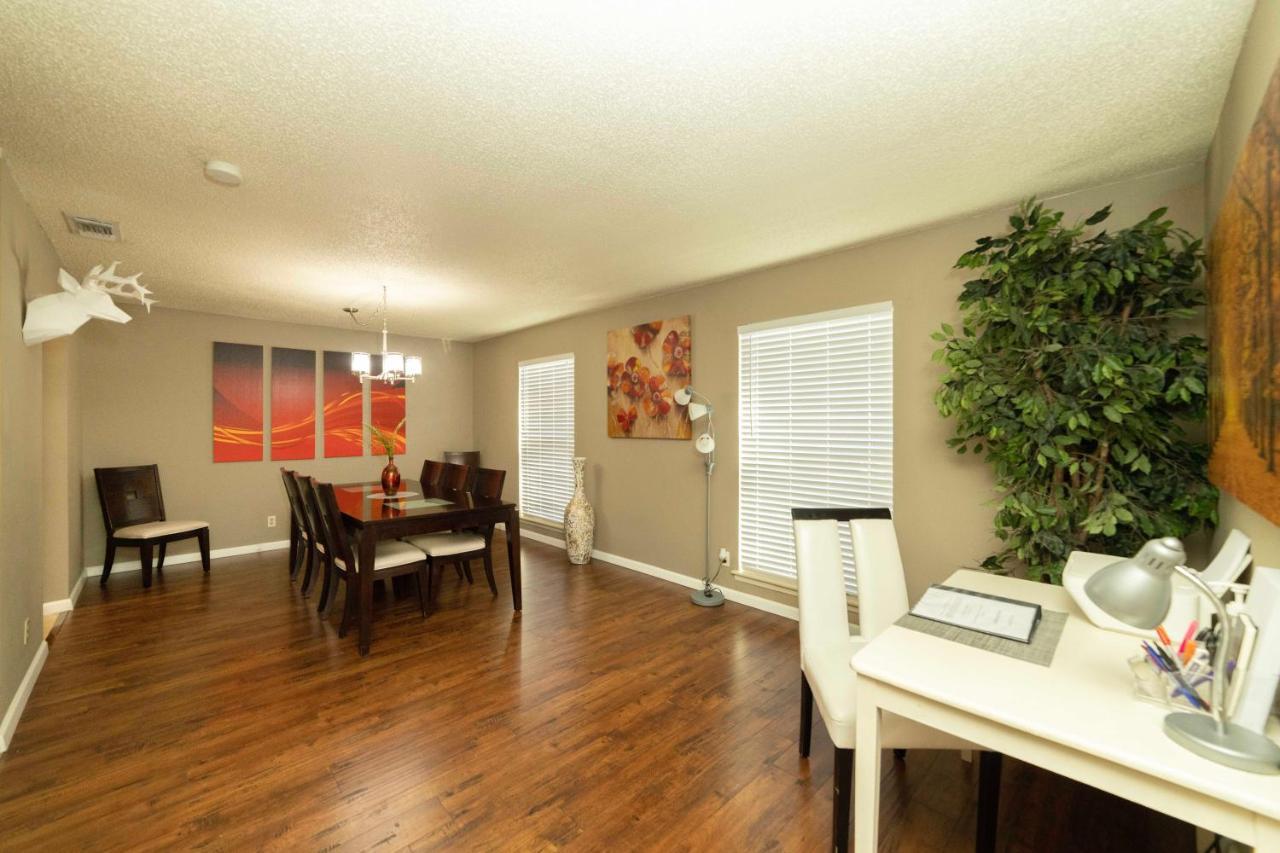 Style & Comfort Townhome Near Tourist Attractions Holiday home San Antonio