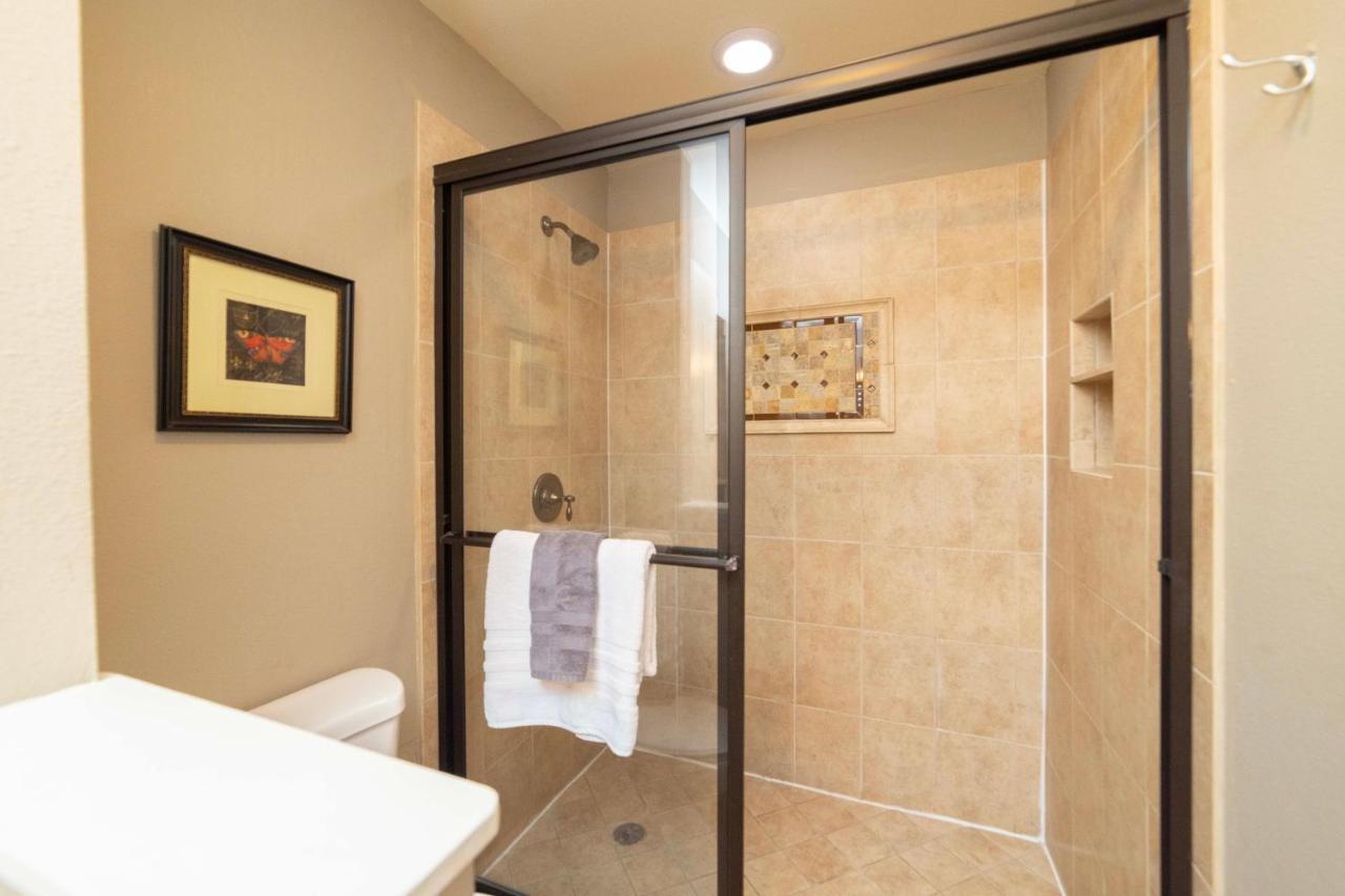 Style & Comfort Townhome Near Tourist Attractions