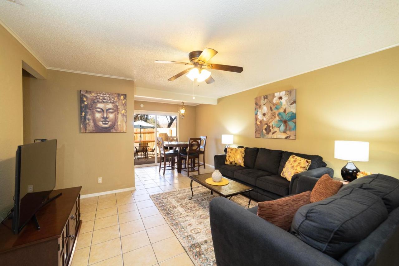 Style & Comfort Townhome Near Tourist Attractions *