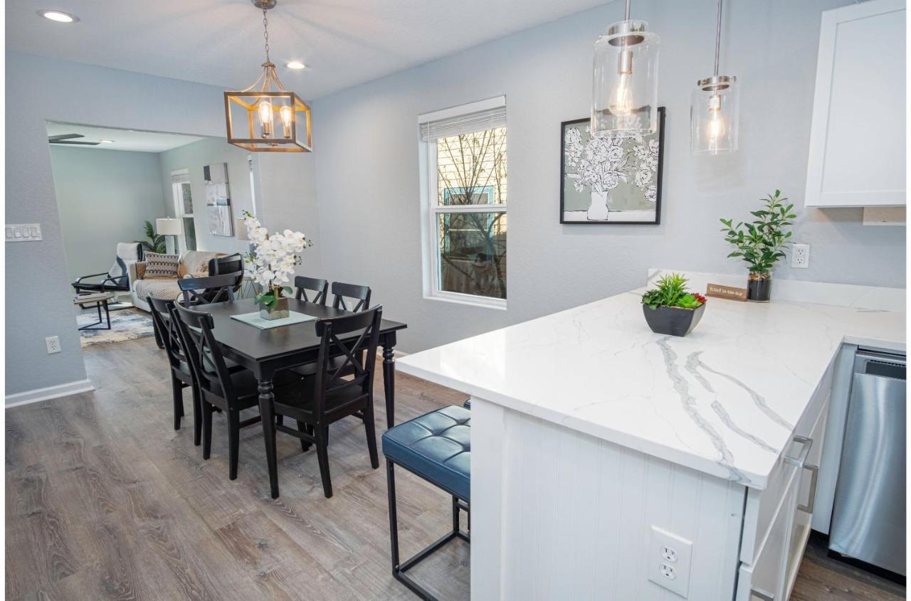 Adorable 4br 2ba Close To Riverwalk And Downtown Holiday home San Antonio