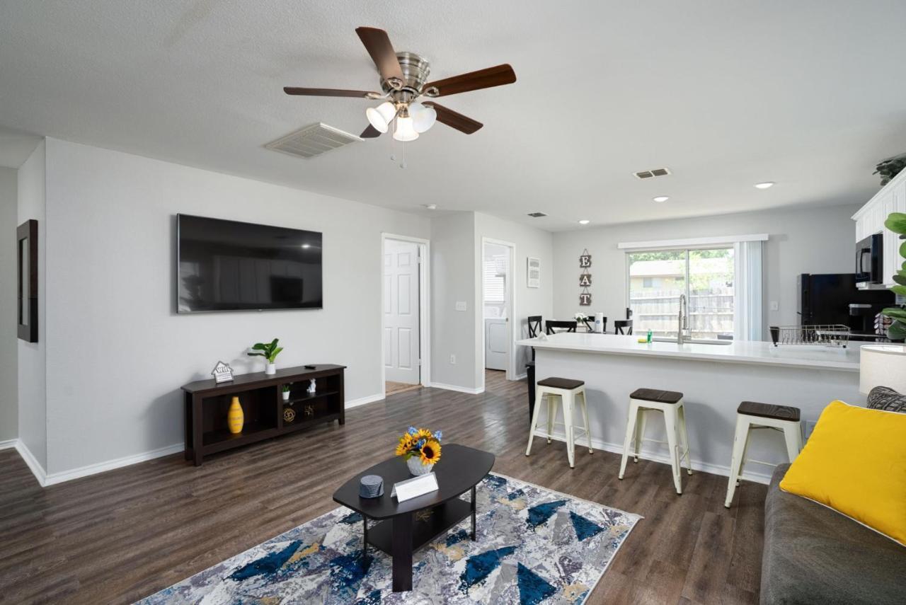 Holiday home Cozy 4/3 Entire House *lackland Afb* Seaworld* *