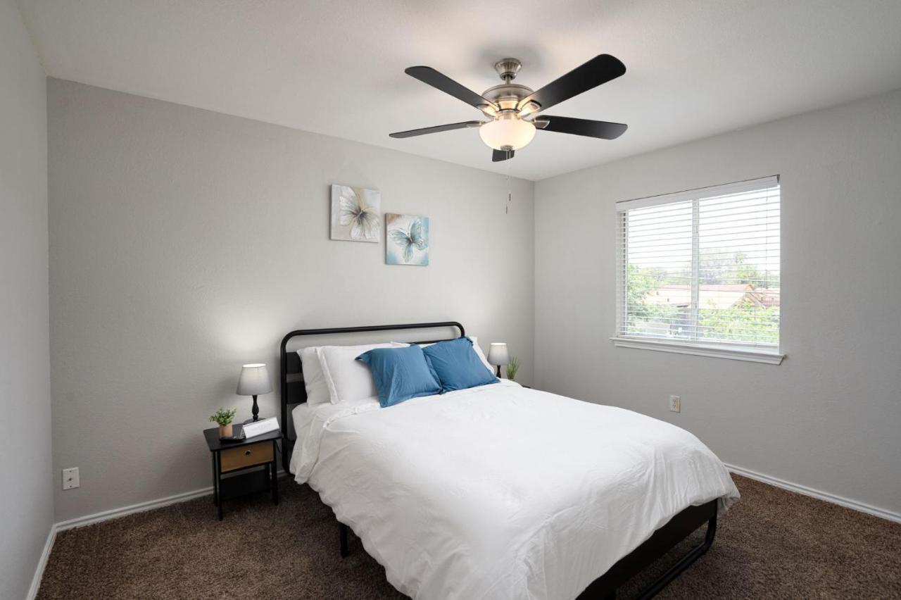 Holiday home Cozy 4/3 Entire House *lackland Afb* Seaworld*