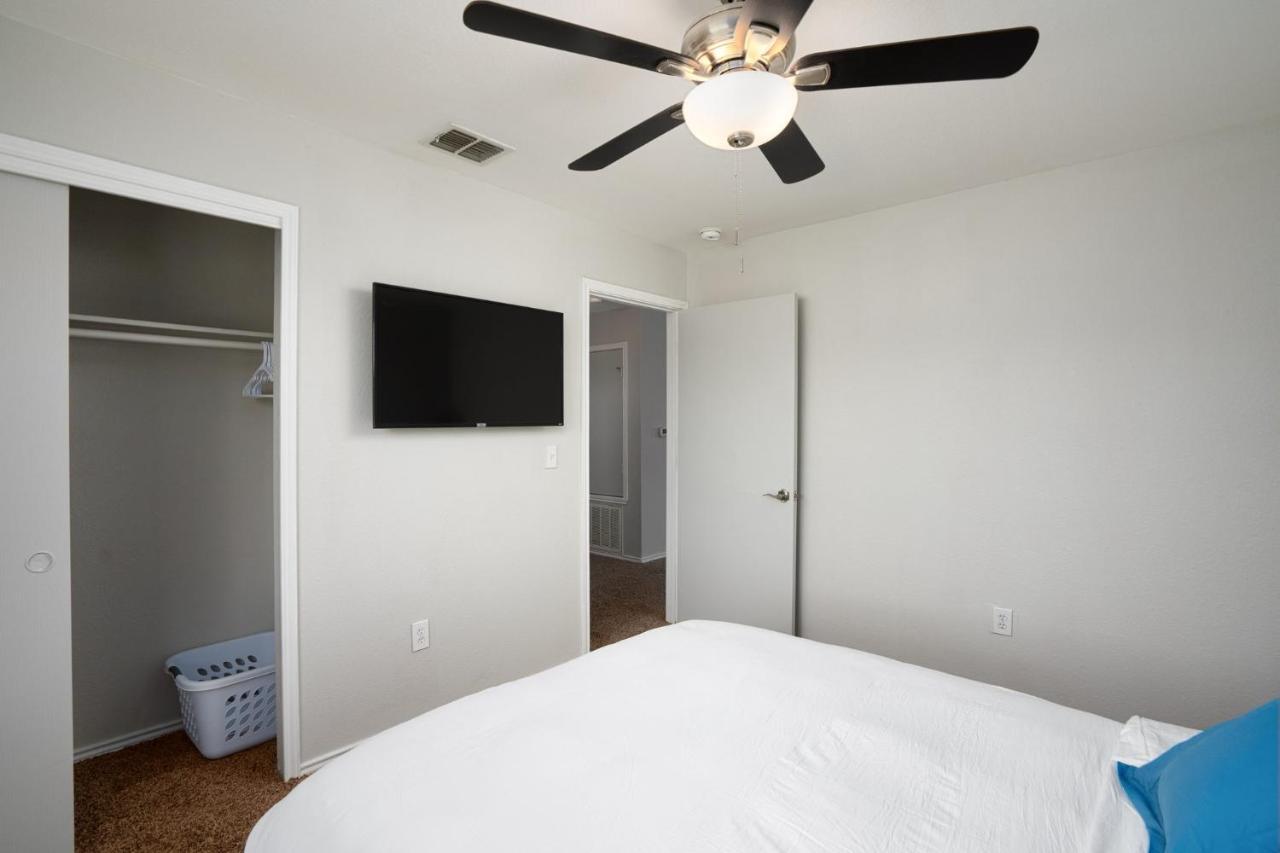 Cozy 4/3 Entire House *lackland Afb* Seaworld*