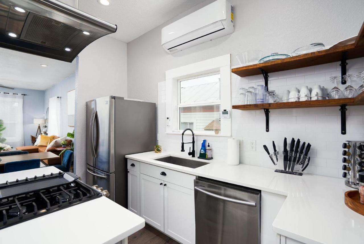 Modern 3 Bed, 2 Bath Minutes To Downtown & Alamodome * San Antonio
