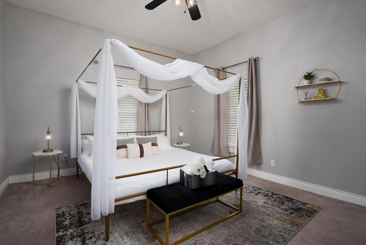 Modern 3 Bed, 2 Bath Minutes To Downtown & Alamodome * San Antonio