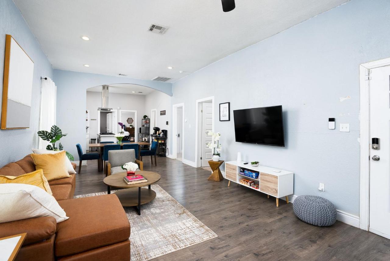 Modern 3 Bed, 2 Bath Minutes To Downtown & Alamodome *