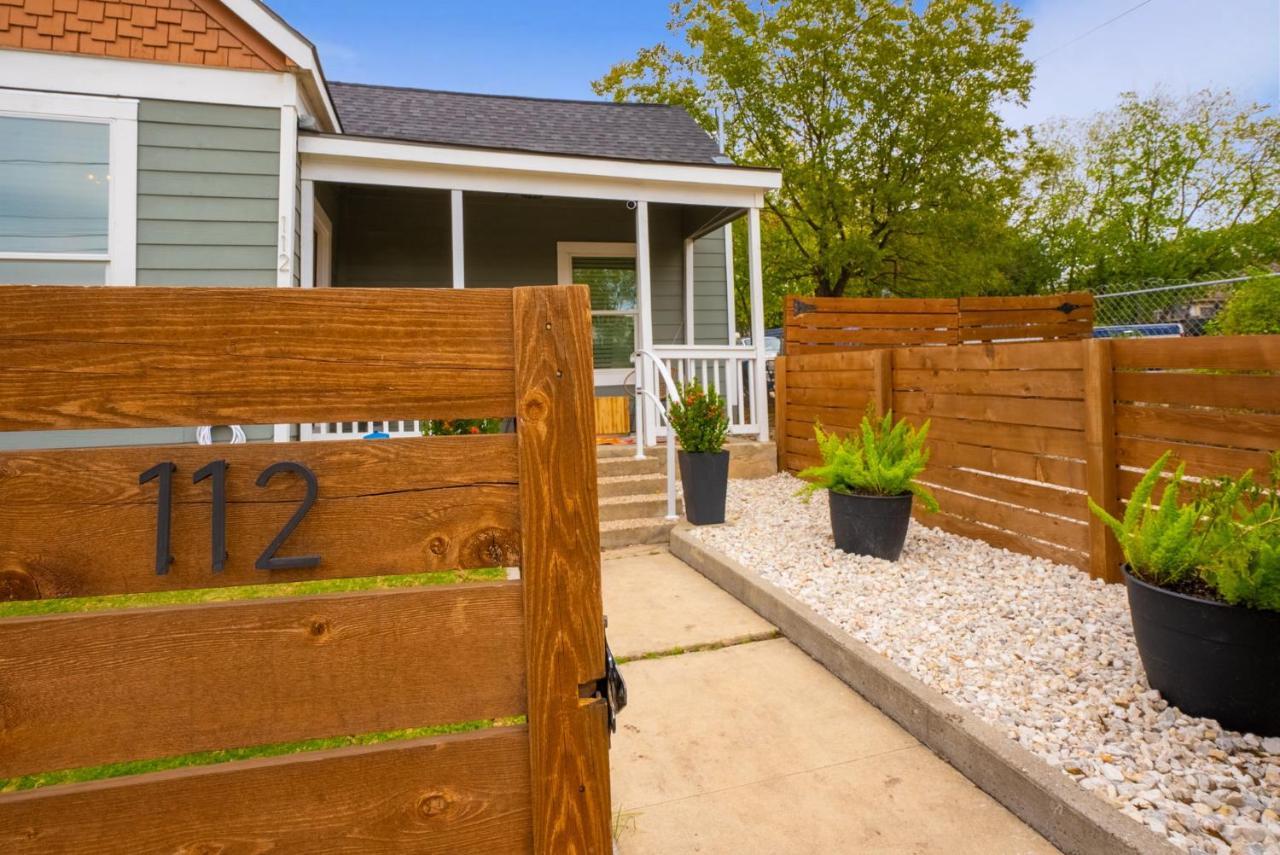 Modern 3 Bed, 2 Bath Minutes To Downtown & Alamodome Holiday home