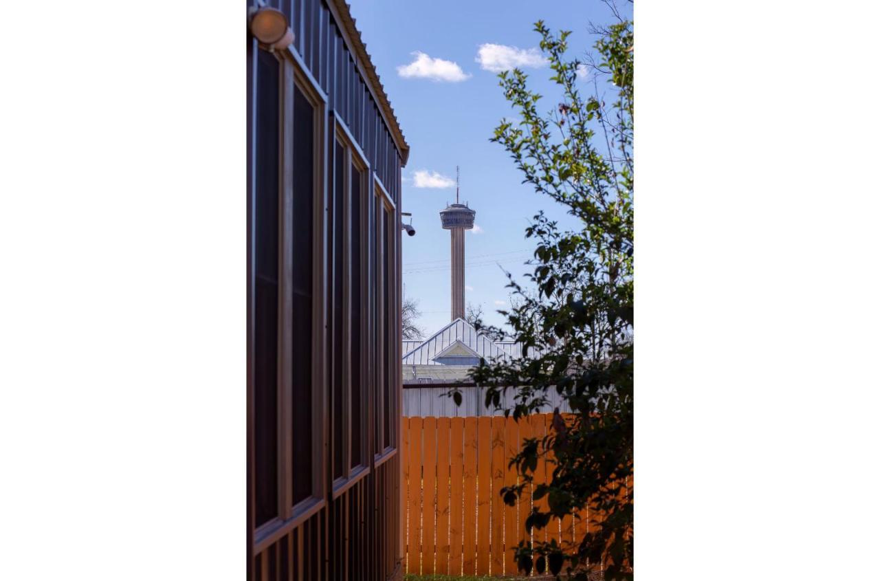 Gorgeous Near Amazing Downtown Guest house *
