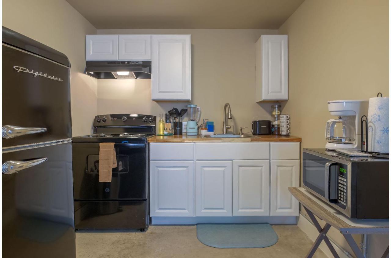 Gorgeous Near Amazing Downtown Guest house