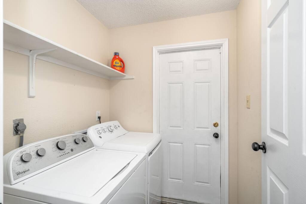 3b W Pool, Bbq, Firepit, Yard Games, Gym Villa San Antonio