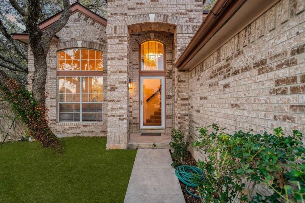 3b W Pool, Bbq, Firepit, Yard Games, Gym San Antonio