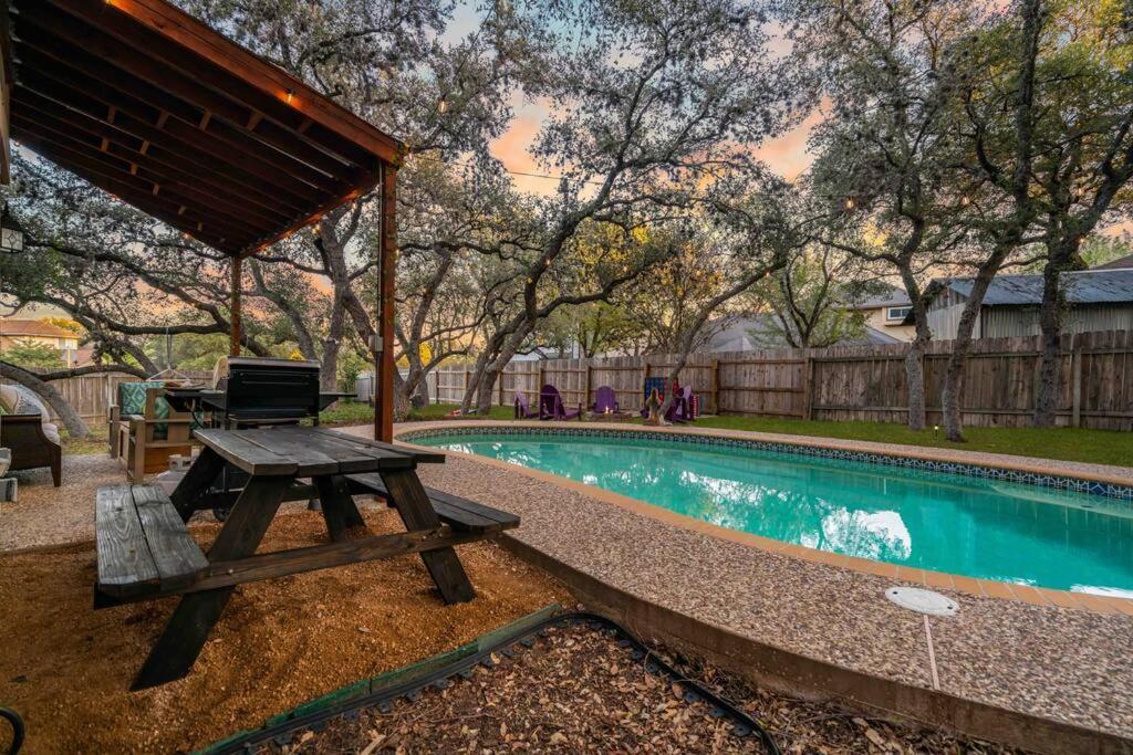 3b W Pool, Bbq, Firepit, Yard Games, Gym