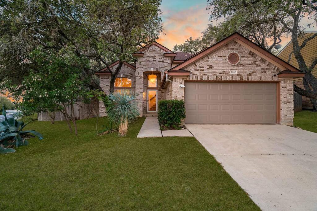 3b W Pool, Bbq, Firepit, Yard Games, Gym
