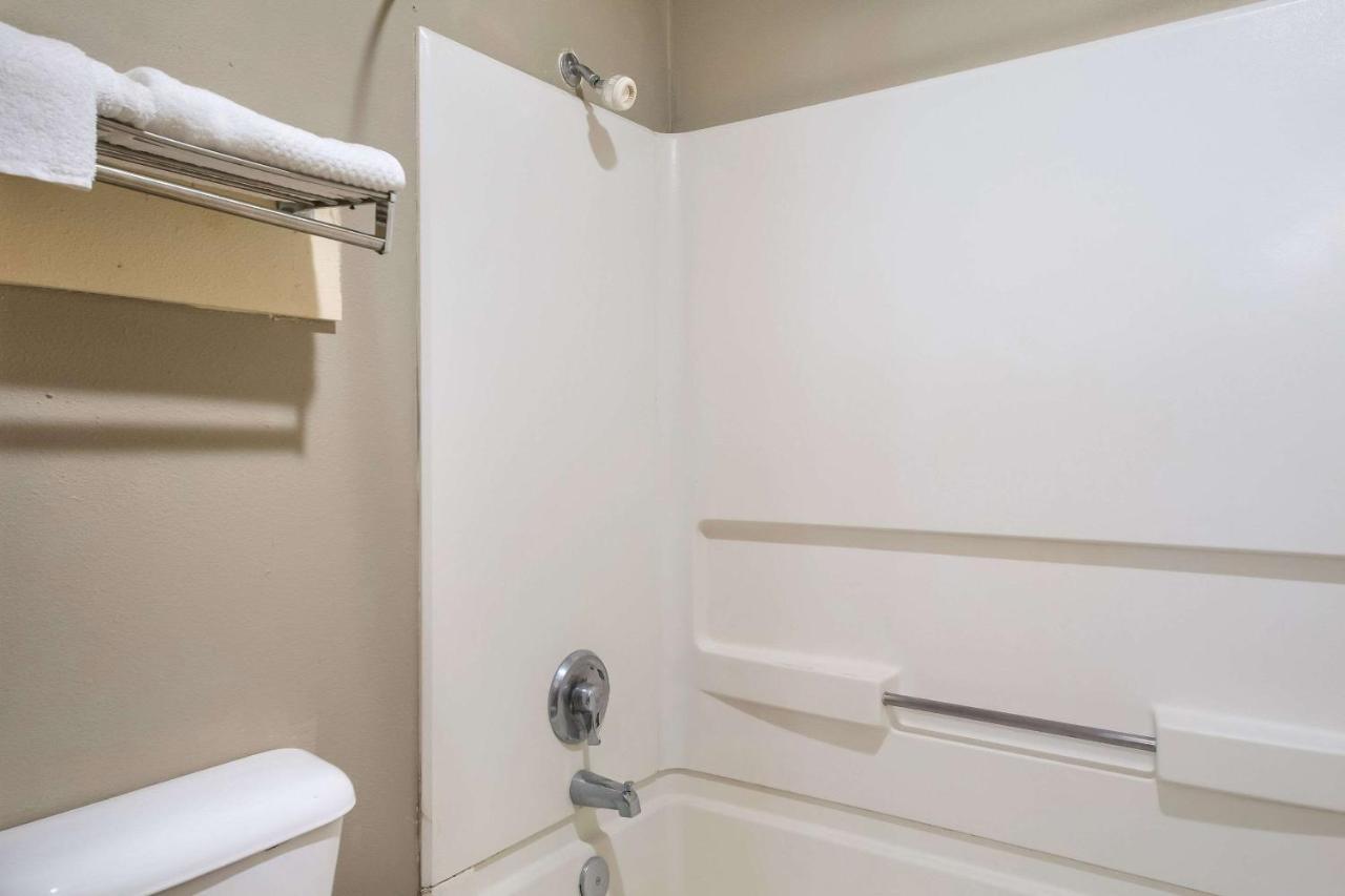 Econo Near Seaworld - Medical Center San Antonio