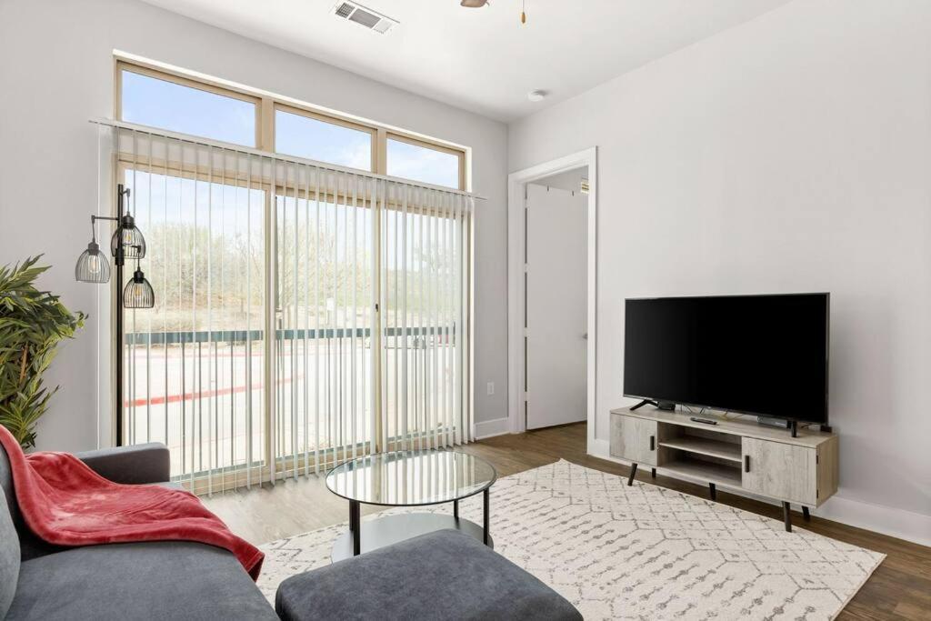 The Isabella: Riverwalk Loft San Antonio