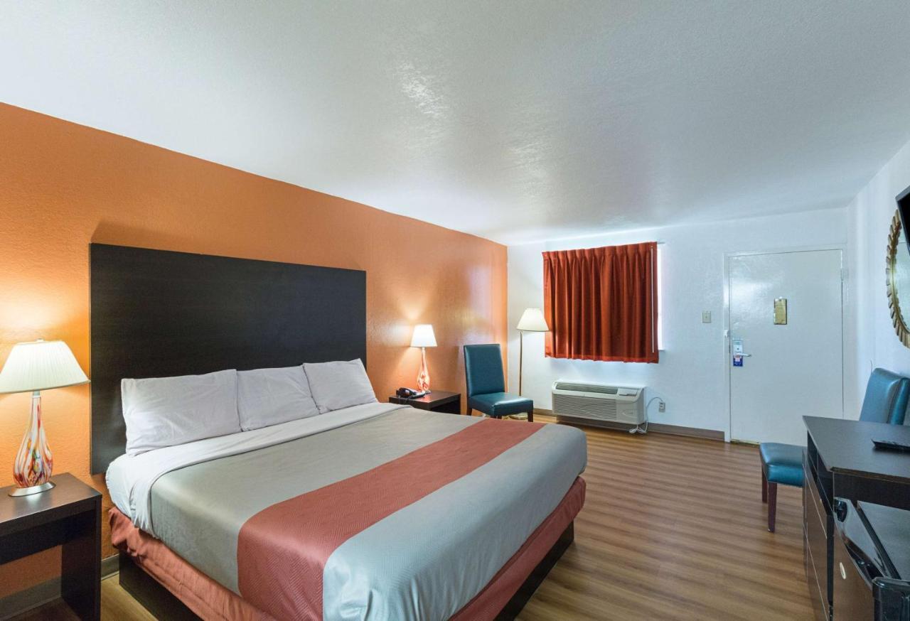 6 Tx I10 West Hotel 2*