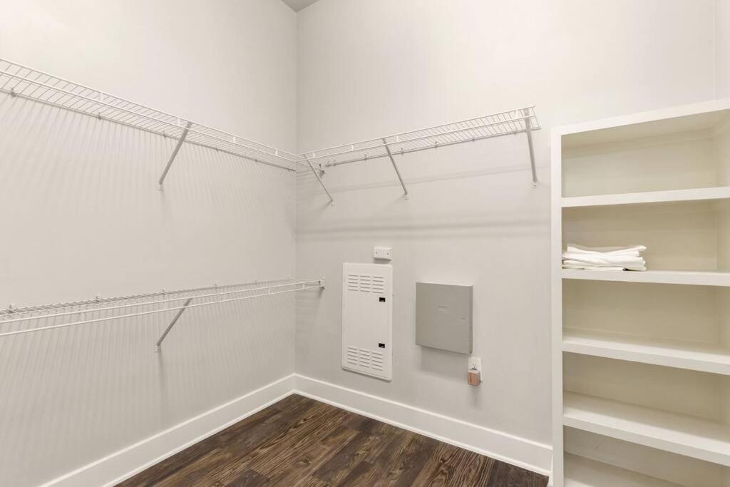The Isabella: Riverwalk Loft Apartment *