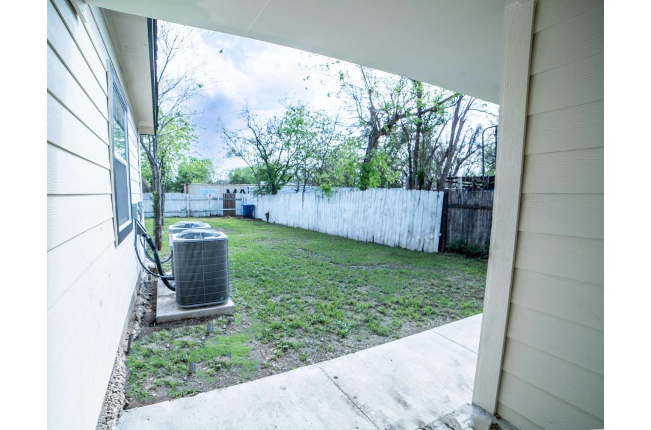 Fascinating 1br1 Ba Near Festive Dt And Riverwalk *