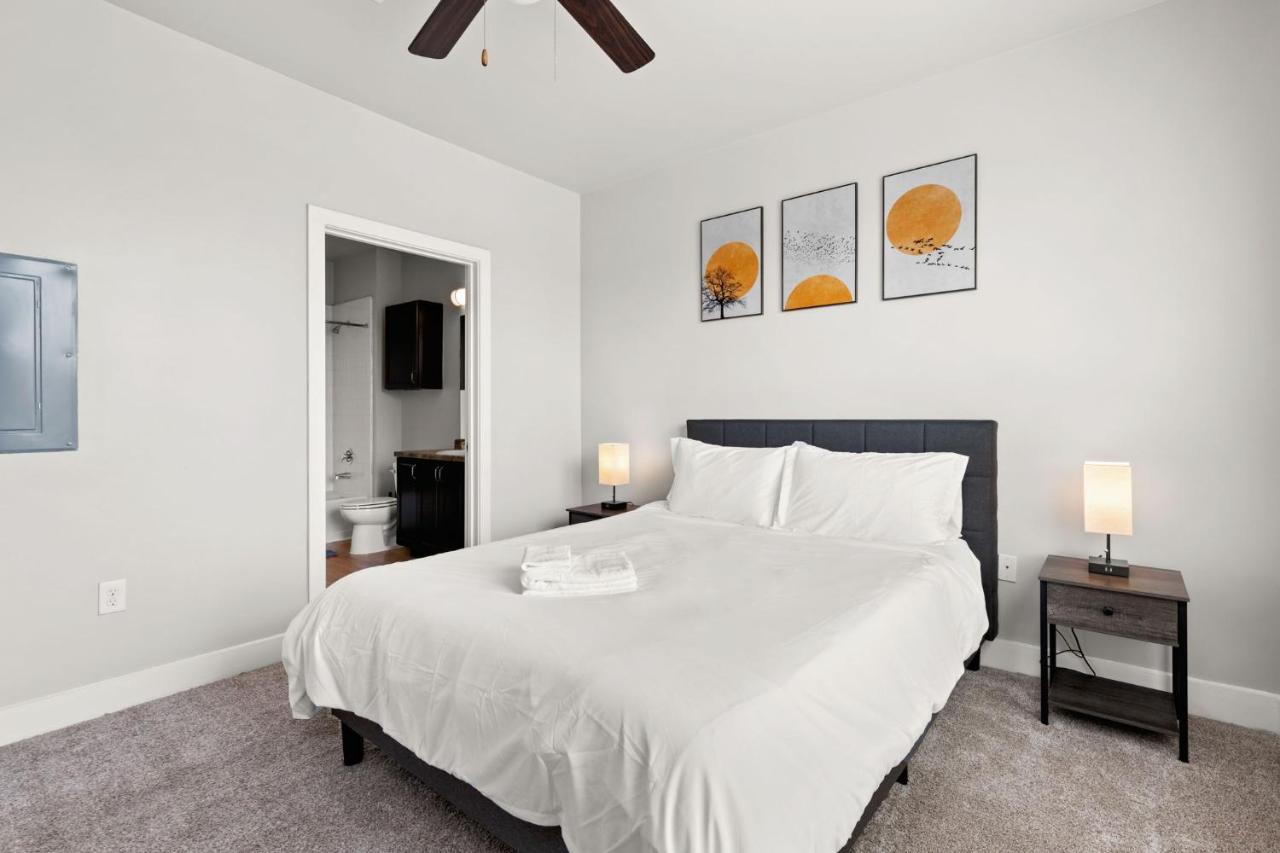 The Ladybird: Riverwalk Loft