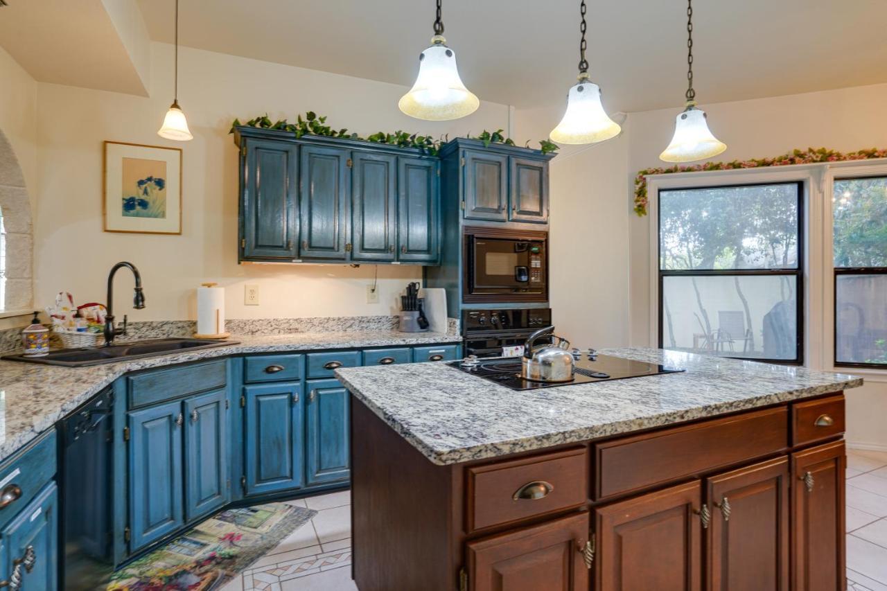Spacious With Patio And Grill! San Antonio