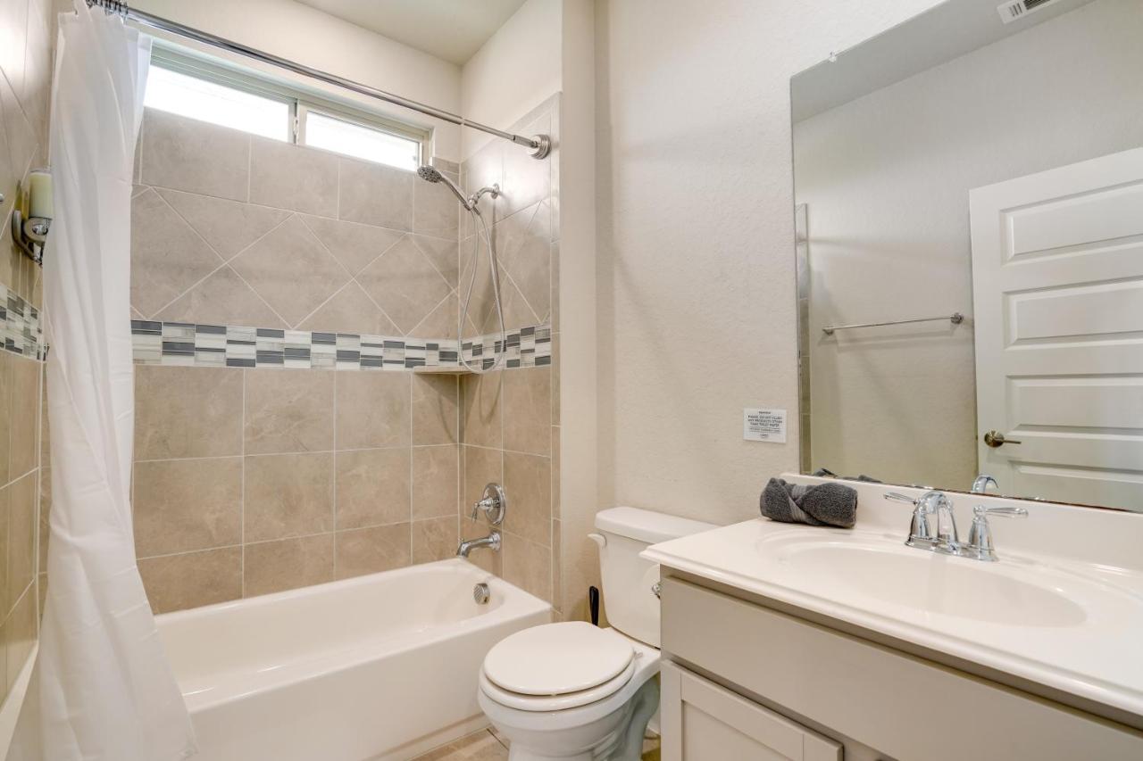 Holiday home Spacious 4 Mi To Seaworld!