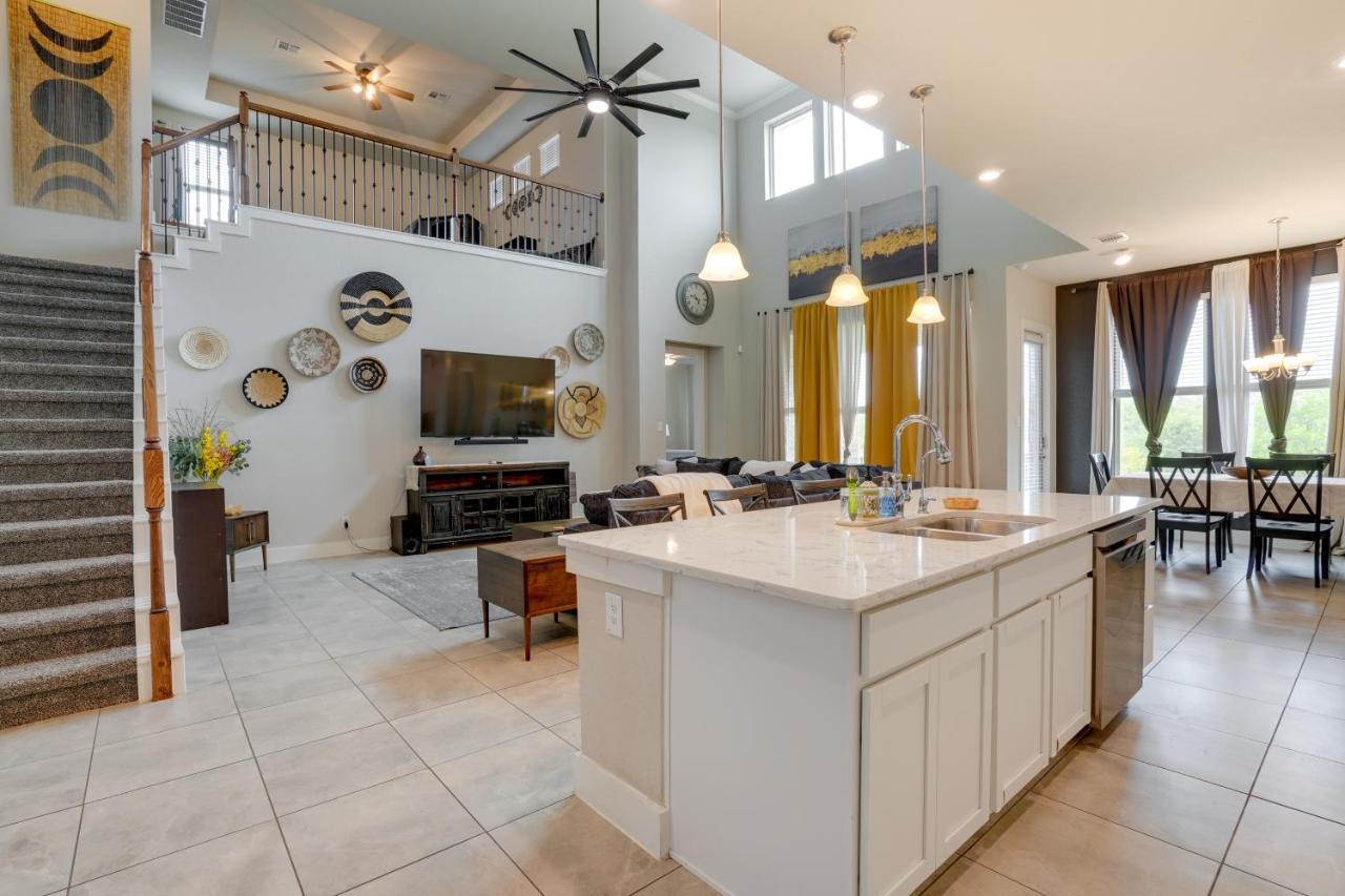 Spacious 4 Mi To Seaworld! San Antonio