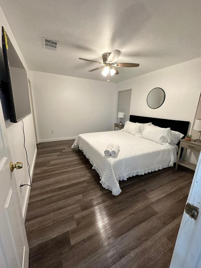 Holiday home New Remodel - Close To Sea World- Family Friendly San Antonio