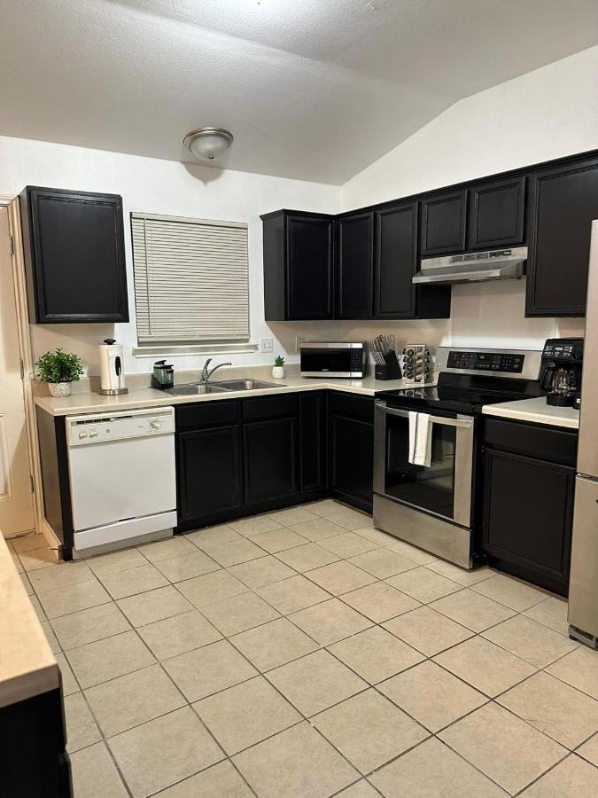 Holiday home New Remodel - Close To Sea World- Family Friendly San Antonio